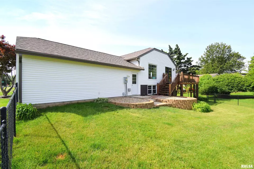 Exterior - 3100 Mulberry Ave, Mount Vernon, IL 62864 photo 4 of 11