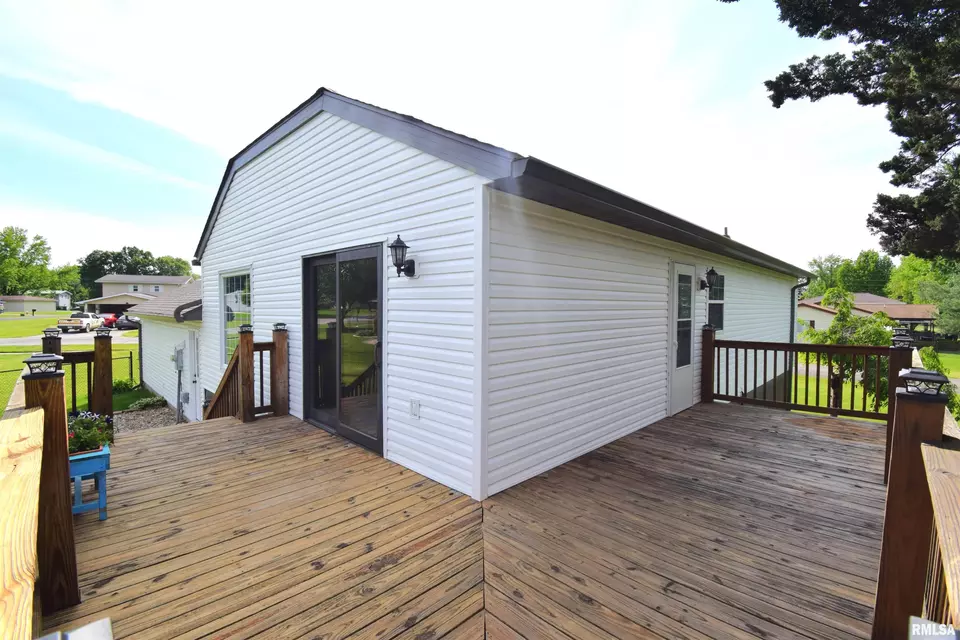 Exterior - 3100 Mulberry Ave, Mount Vernon, IL 62864 photo 8 of 11