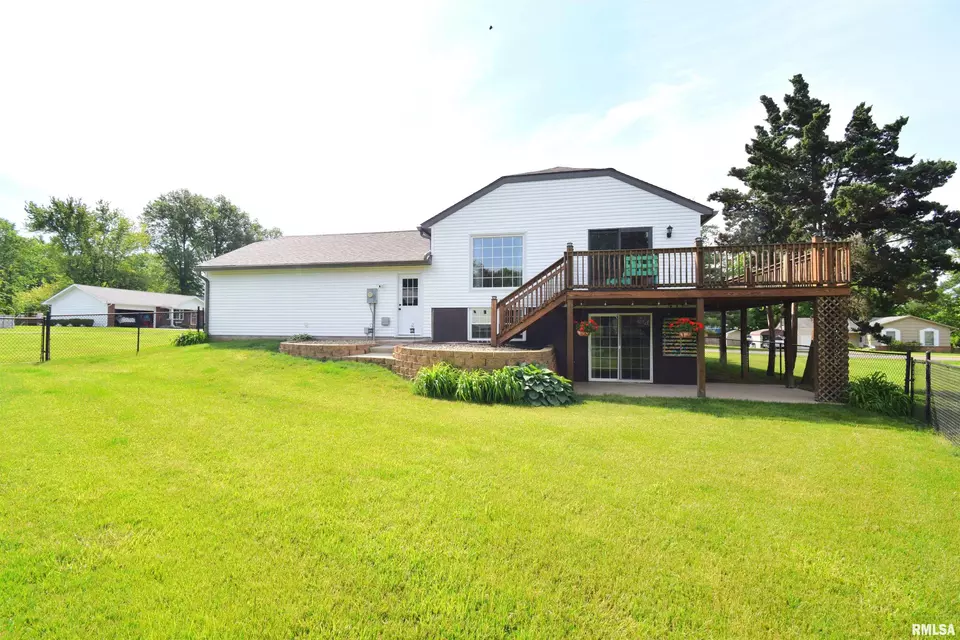 Exterior - 3100 Mulberry Ave, Mount Vernon, IL 62864 photo 3 of 11