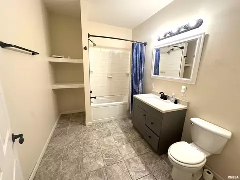 310 E Texas Ave, Sandoval, IL 62882 photo 10
