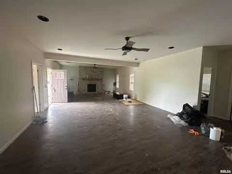 310 E Texas Ave, Sandoval, IL 62882 photo 5