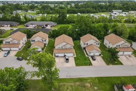 1500 Cornerstone Ct, Marion, IL 62959