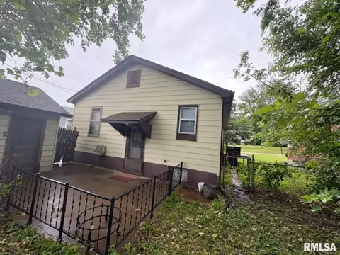 1315 Gartside St, Murphysboro, IL 62966 photo 2