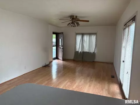 1315 Gartside St, Murphysboro, IL 62966 photo 4