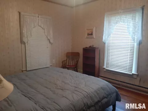 504 W Sylvester Ave, Christopher, IL 62822 photo 9