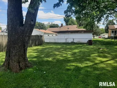 504 W Sylvester Ave, Christopher, IL 62822 photo 14