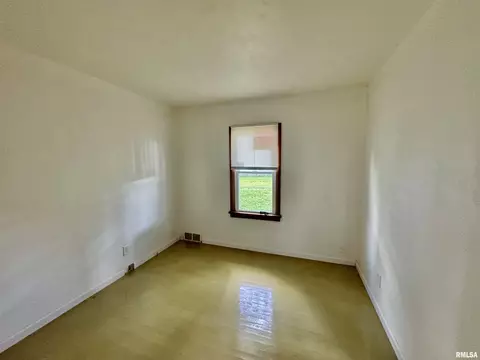 535 Davis Ave, Centralia, IL 62801 photo 8