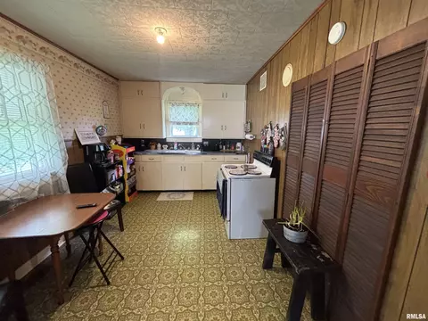 20 Penco St, Centralia, IL 62801 photo 16