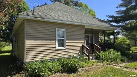 1405 W Harrison St, Herrin, IL 62948 photo 3