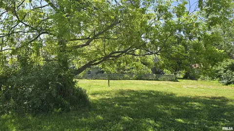 1405 W Harrison St, Herrin, IL 62948 photo 11