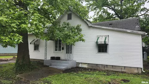 608 N Otis St, Marion, IL 62959 photo 1