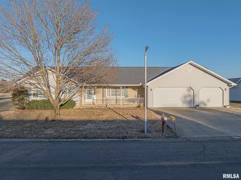 134 Country Club Estates St, Salem, IL 62881