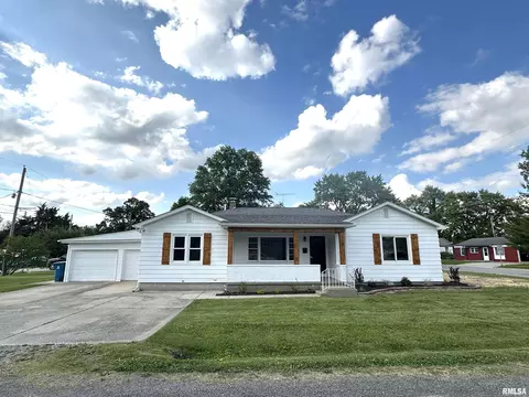 1318 E 4th St, Centralia, IL 62801