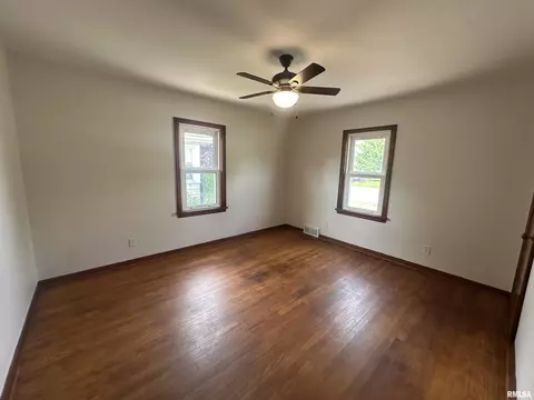 1318 E 4th St, Centralia, IL 62801 photo 11
