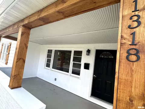 1318 E 4th St, Centralia, IL 62801 photo 2