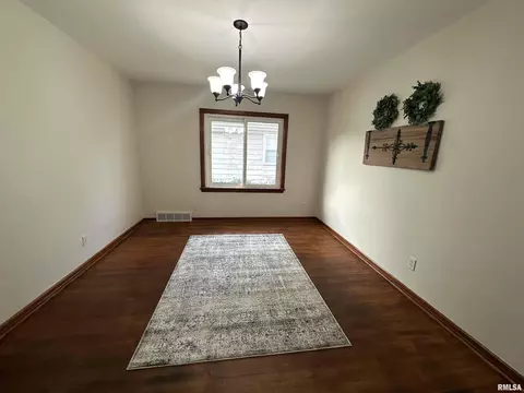 1318 E 4th St, Centralia, IL 62801 photo 6