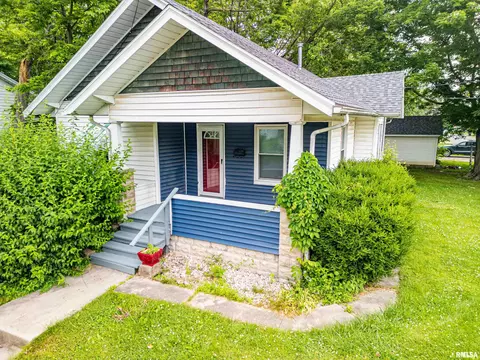 420 S Maple St, Salem, IL 62881