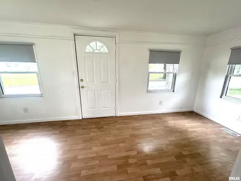 1206 E 2nd St, Centralia, IL 62801 photo 2