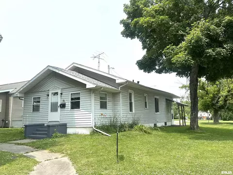 1206 E 2nd St, Centralia, IL 62801