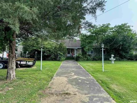1011 W Goodall St, Marion, IL 62959