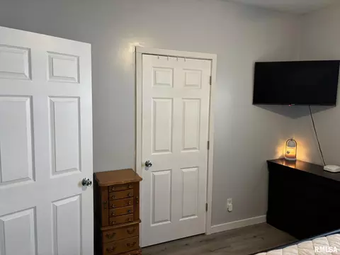 206 E Reed St, Benton, IL 62812 photo 26