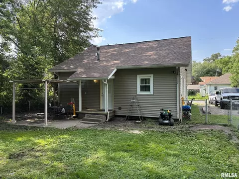 206 E Reed St, Benton, IL 62812 photo 7