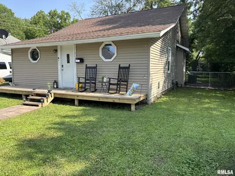 206 E Reed St, Benton, IL 62812 photo 2