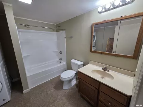 311 E Prairie St, Centralia, IL 62801 photo 9