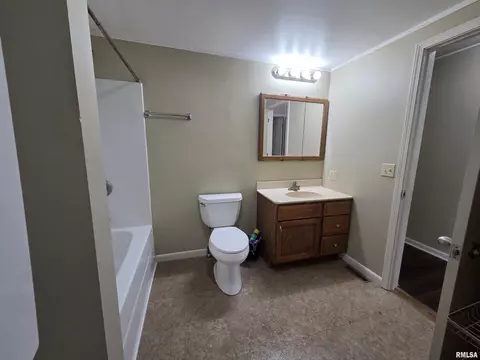 311 E Prairie St, Centralia, IL 62801 photo 11