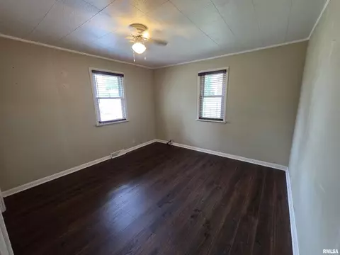 311 E Prairie St, Centralia, IL 62801 photo 8