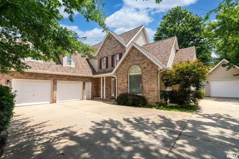 1803 N Dawn Dr, Marion, IL 62959