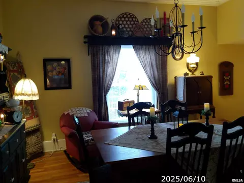 2051 State St, Eldorado, IL 62930 photo 12