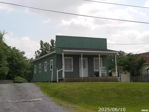 2051 State St, Eldorado, IL 62930 photo 3