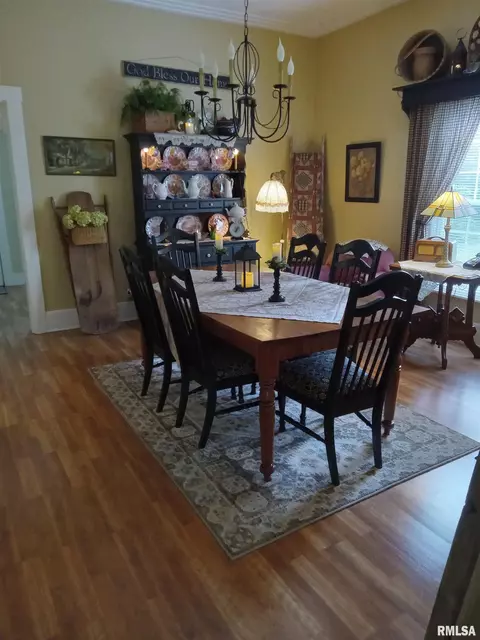 2051 State St, Eldorado, IL 62930 photo 9