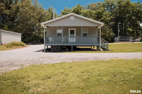 606 W Law St, Orient, IL 62874
