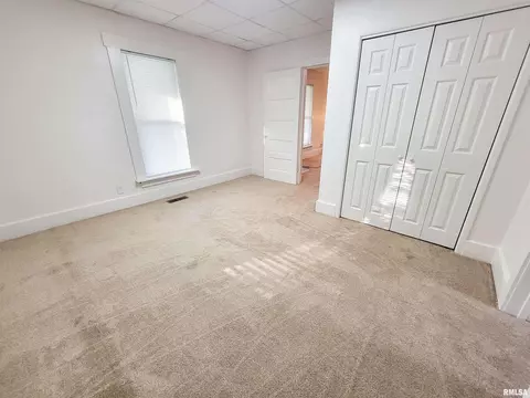 719 E Cherry St, Olney, IL 62450 photo 28