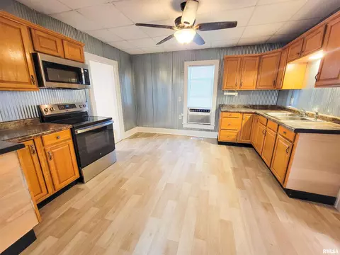 719 E Cherry St, Olney, IL 62450 photo 20