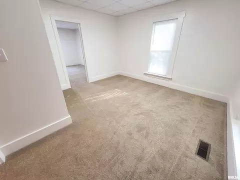 719 E Cherry St, Olney, IL 62450 photo 26