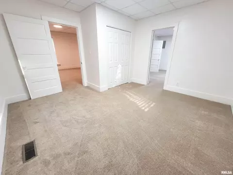 719 E Cherry St, Olney, IL 62450 photo 27