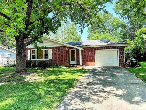 207 S Pine Ln, Carbondale, IL 62901