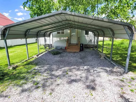 511 W 4th St, Flora, IL 62839 photo 47