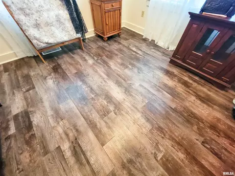 511 W 4th St, Flora, IL 62839 photo 20