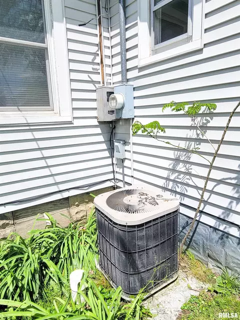 511 W 4th St, Flora, IL 62839 photo 35