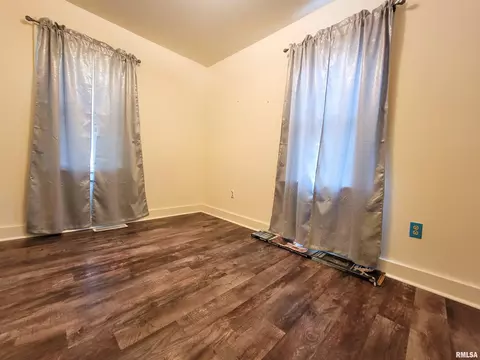 511 W 4th St, Flora, IL 62839 photo 29