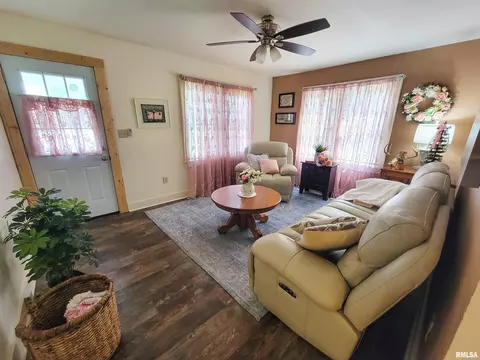 511 W 4th St, Flora, IL 62839 photo 11