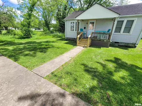 511 W 4th St, Flora, IL 62839 photo 6