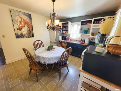 511 W 4th St, Flora, IL 62839 photo 13