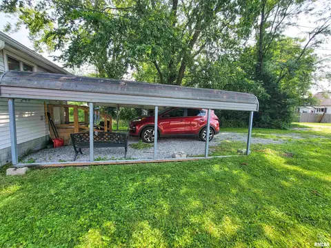 511 W 4th St, Flora, IL 62839 photo 41