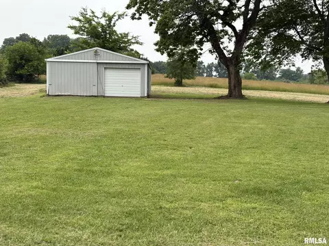 24278 Fisher Ln, Macedonia, IL 62860