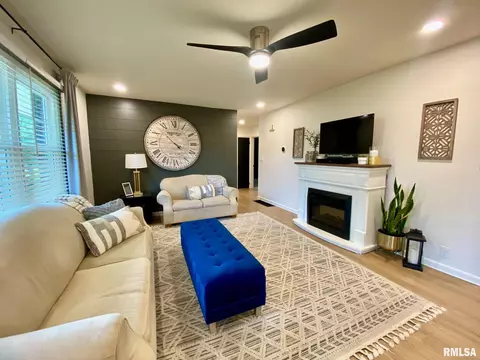 1309 E Stotlar St, Herrin, IL 62948 photo 5